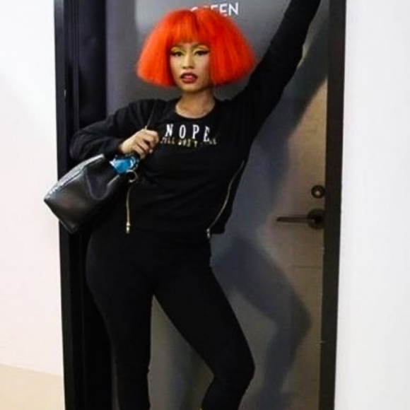 🟪H&M Women's xS black graphic sweater with gold zippers - Picture 2 of 5